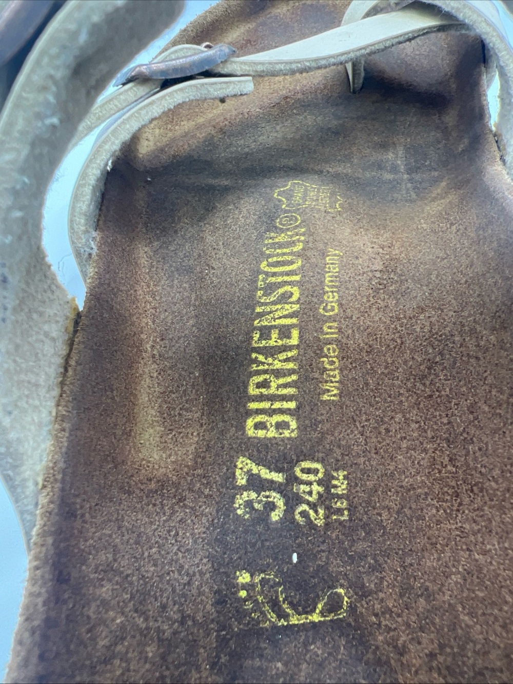 Birkenstock Women’s Metallic Cream Crisscross Buckle Sandals - Picture 4 of 7